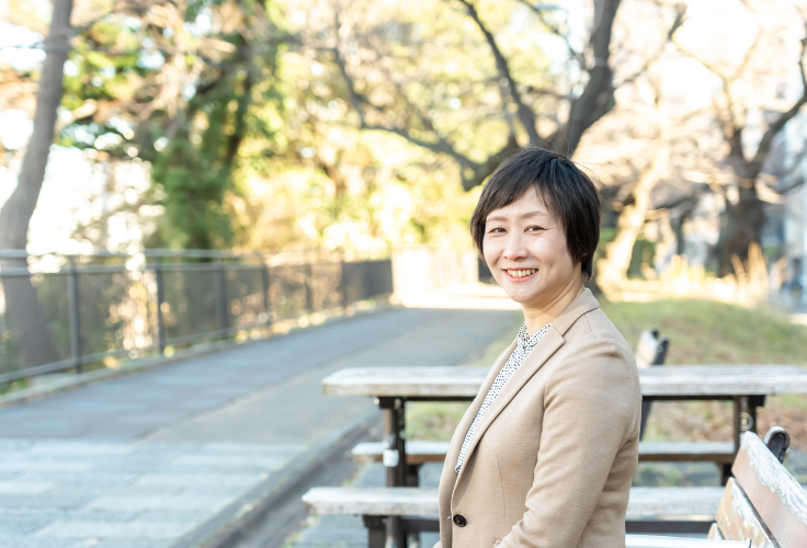 営業職とヨガインストラクターの<br />
二つの顔で 自分らしい<br />
「ワークライフバランス」を実践中<br />
シャボン玉石けん <br />
東京支店・第一営業部<br />
村上 泰代